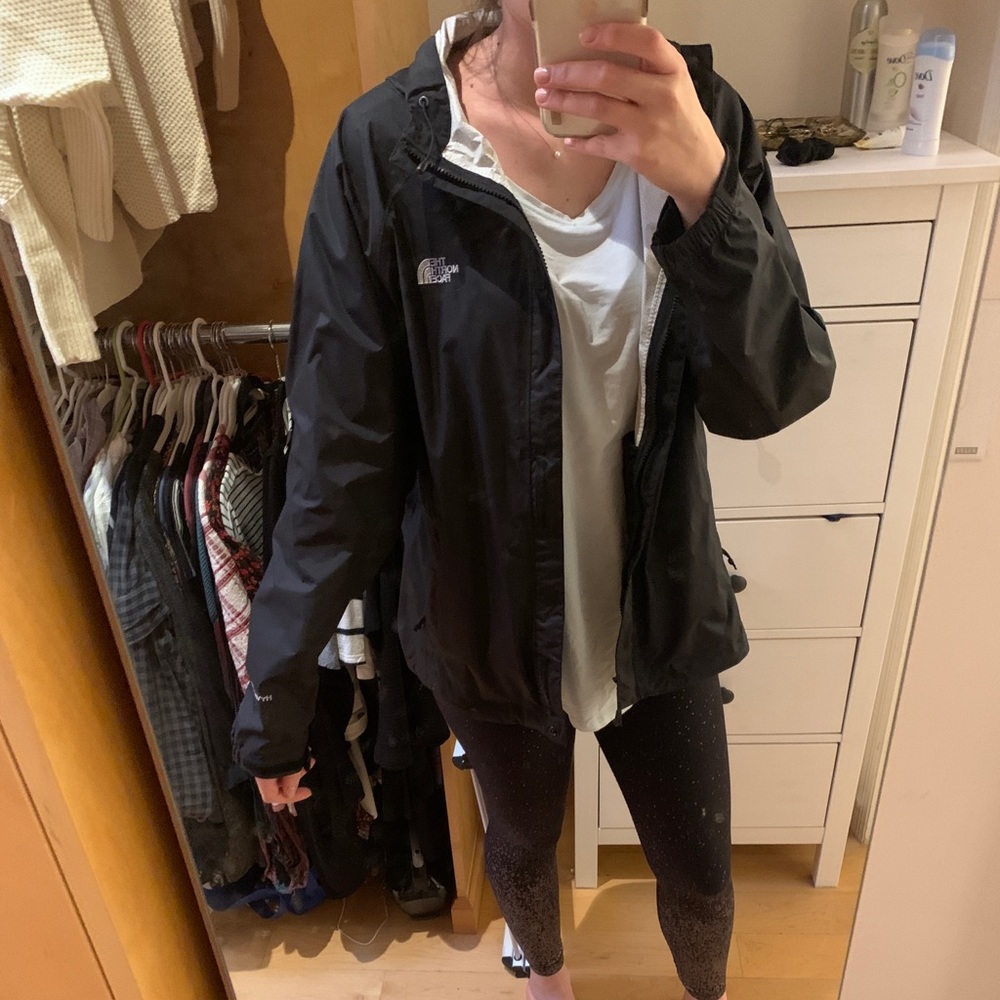 North face rain coat! ☔️ worn less than 5 times